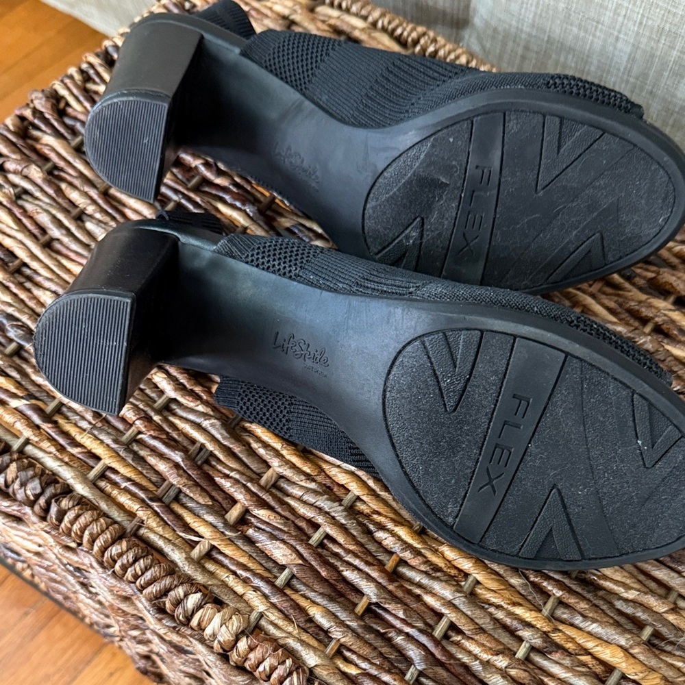 Elegant Black Women's Heeled Dressy Sandals - size 9 - Picture 11 of 11